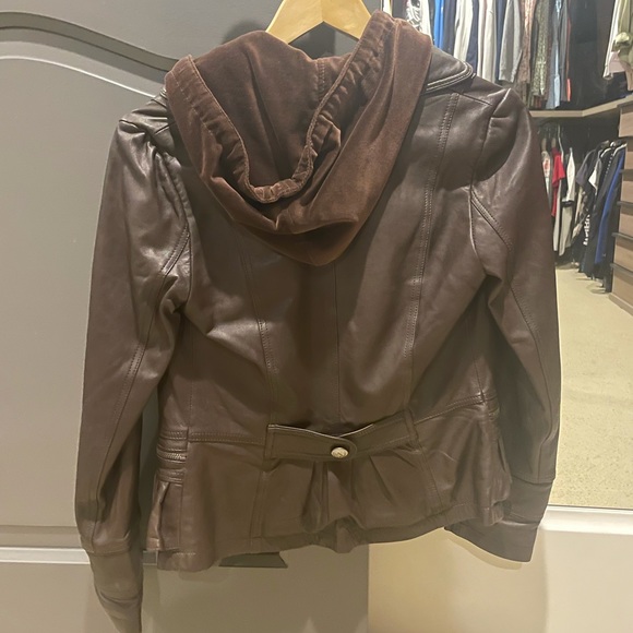 Vintage Leather Jacket - Picture 2 of 6